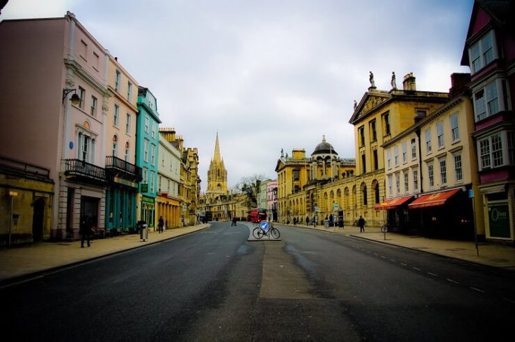 Image for Oxford votes to be Europe’s first ‘tar-free city’