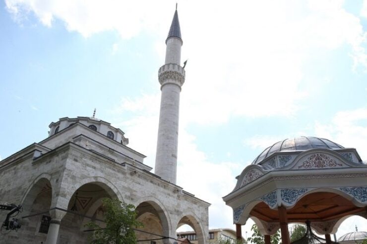 Image for Historic Bosnian mosque reopens under banner of reconciliation