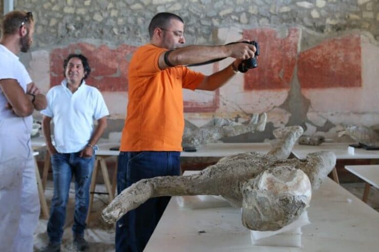 Image for New technology helps Pompeii rise from the ashes