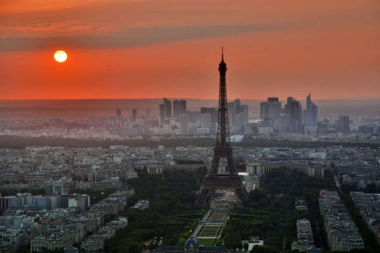 Image for France set to ban sale of all petrol and diesel vehicles by 2040