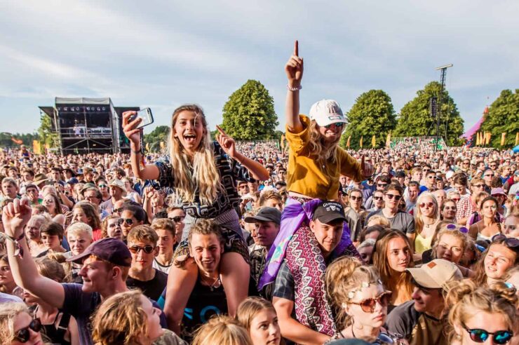 Image for Music festivals to host reverse vending machines for plastics this summer