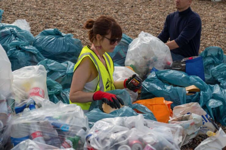 Image for 1,000 volunteers help Brighton beach’s post-Pride clean up