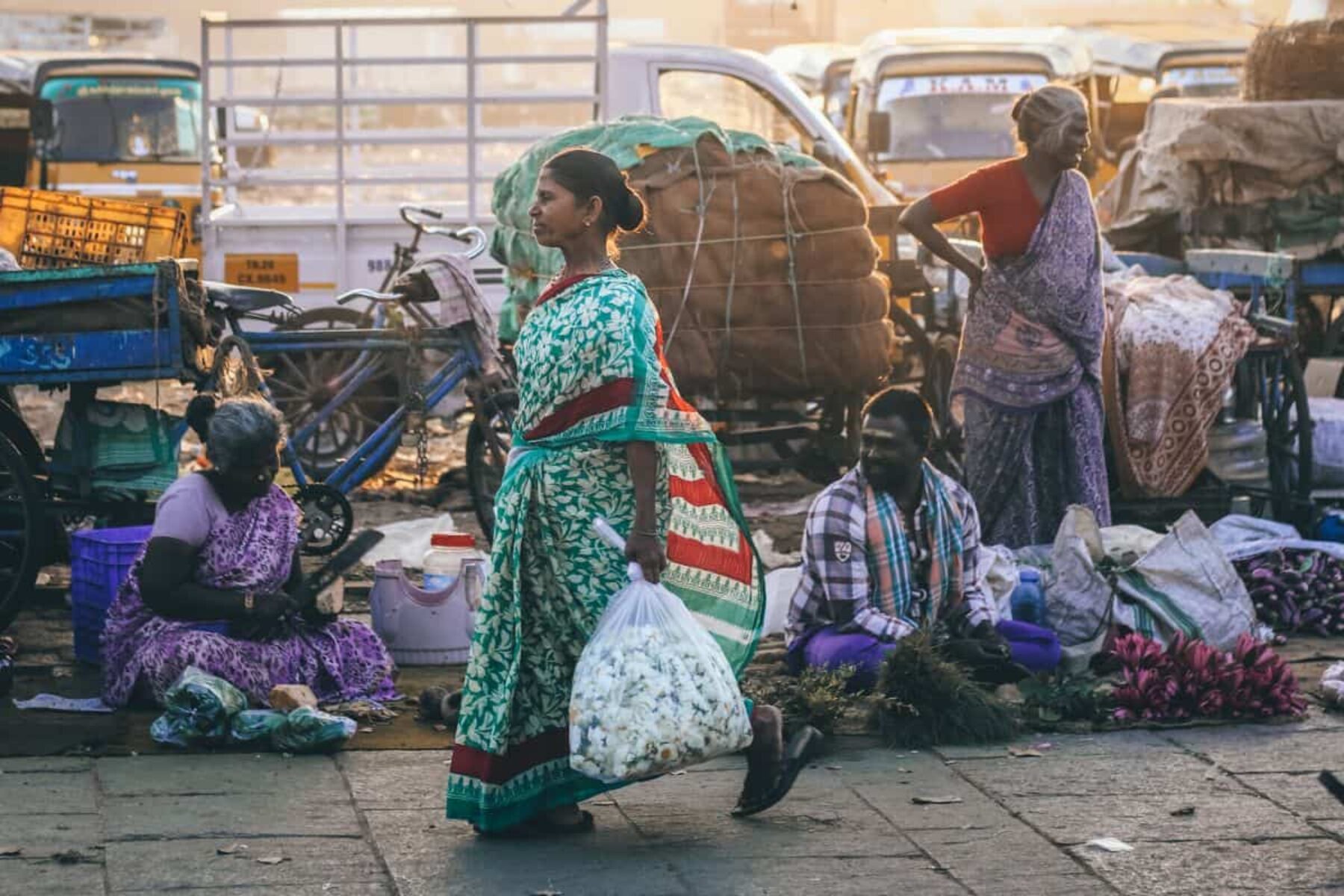 Image for ‘People are doing so much’: the Facebook group helping vulnerable people in India