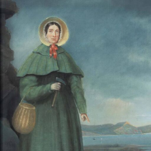 A statue of fossil hunter Mary Anning is to be erected in UK