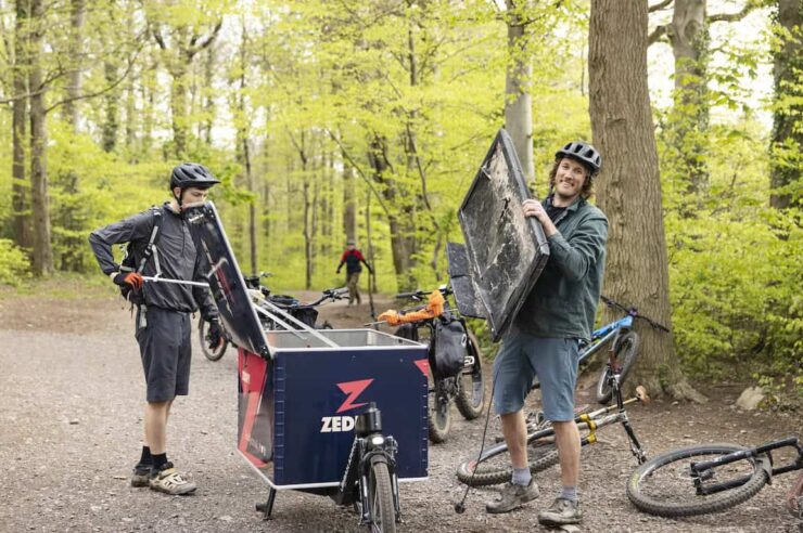 Image for Meet the hikers and bikers who are keeping the UK countryside clean