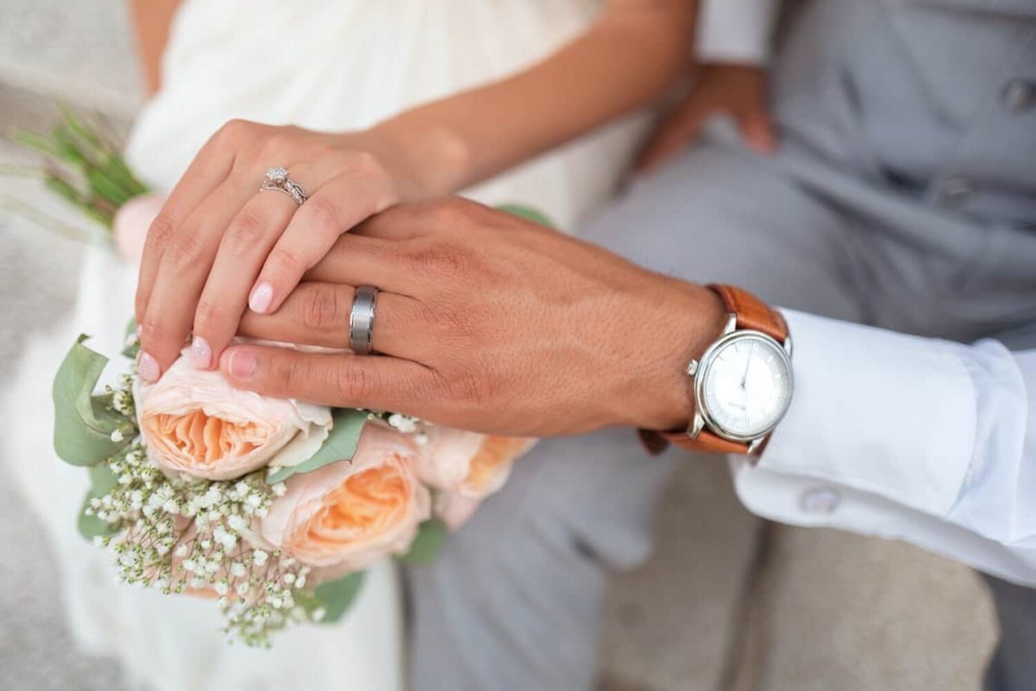 Couples are saying 'I do' to a small wedding