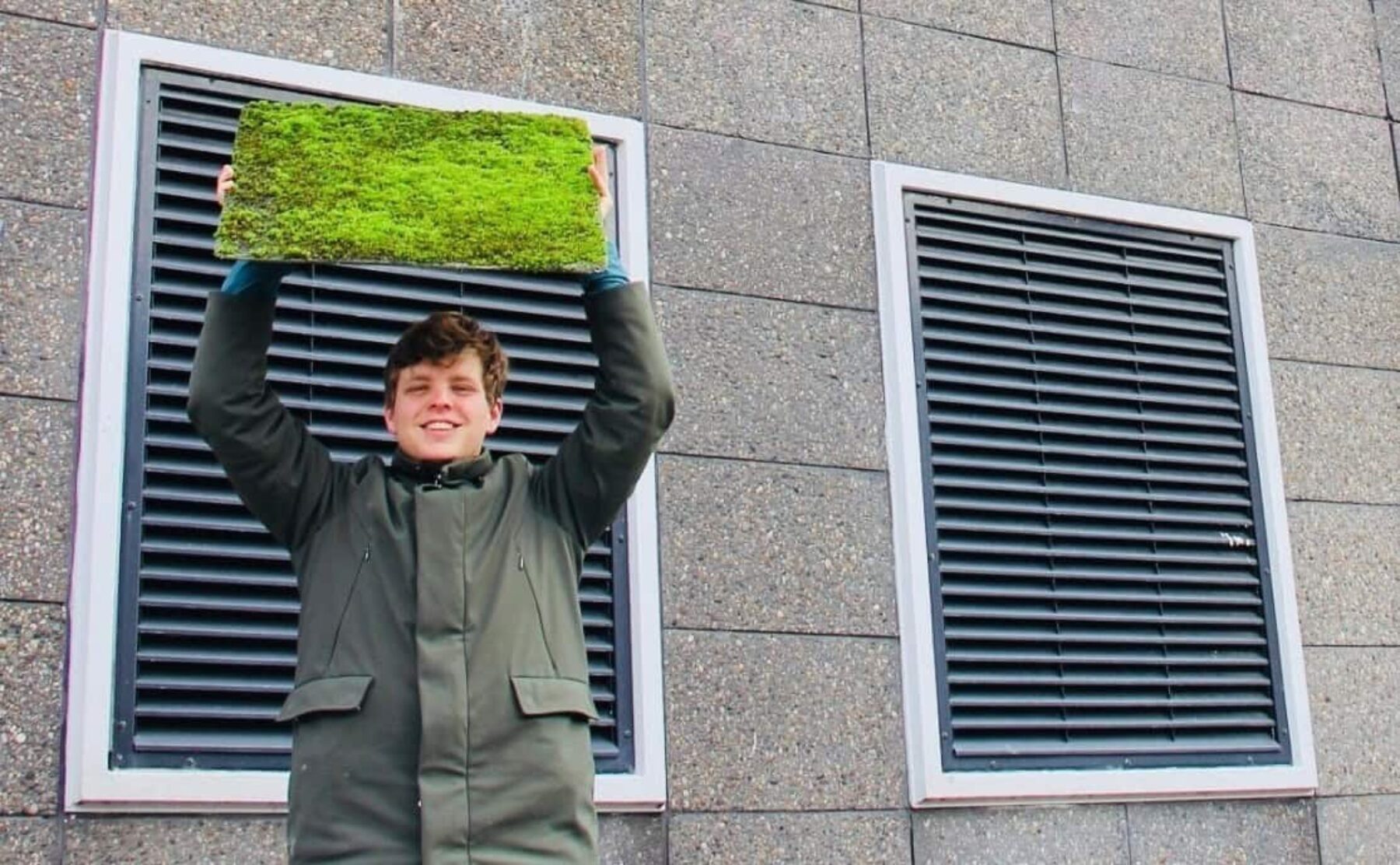 Image for This company is helping cities breathe by covering walls with moss