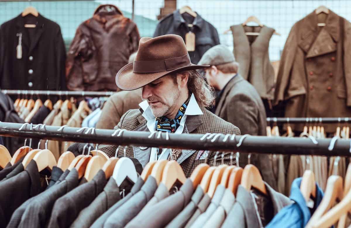 20 ways to shop more mindfully (and resist pressure to part with cash) - positive