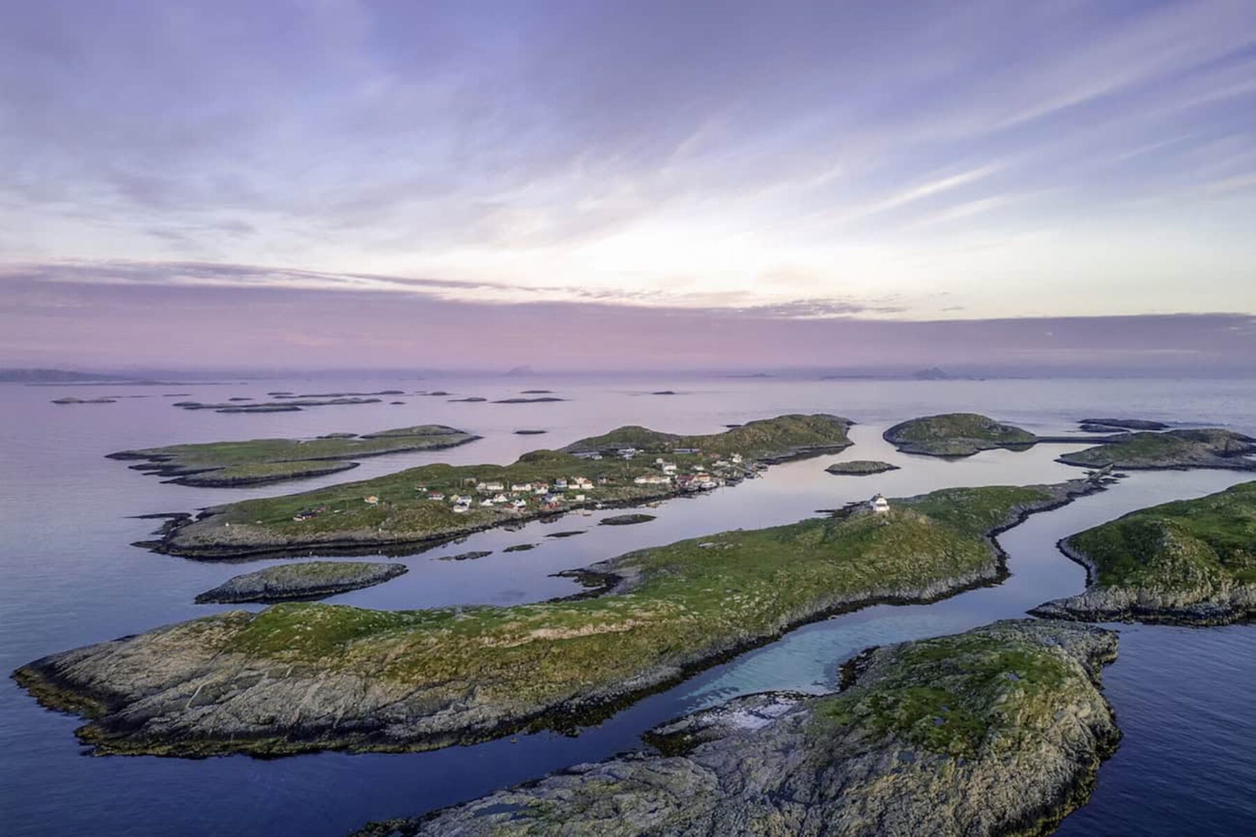 Image for The remote Arctic island, saved by an unshakeable community spirit