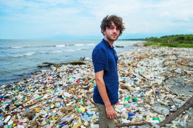 Image for Young inventor plans to stop 90% of floating sea plastic by 2040